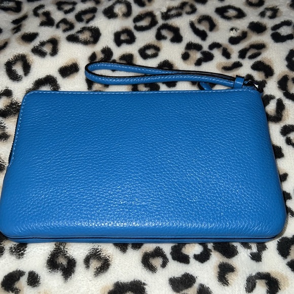 Blue coach double zip wallet. Excluded from sales/promotions 🧿 - Picture 4 of 10